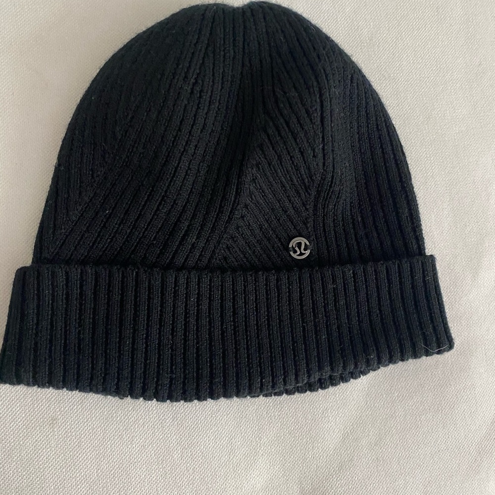 Lululemon black hat